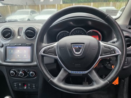 2017 Dacia Sandero Stepway 1.5 dCi 90 STEPWAY SIGNATURE €5,950 thumbnail
