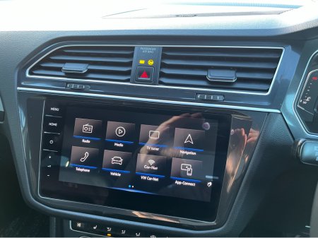 2020 Volkswagen Tiguan R-LINE 4MOTION AUTOMATIC 2.0 DIESEL //LOW MILES//MASSIVE SPEC//FULL LEATHER//DYNAUDIO SOUND SYSTEM//360 PARKING CAMERAS//HEAD UP DISPLAY// €34,950 thumbnail