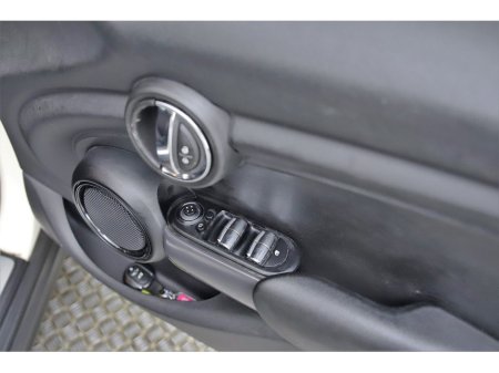 2017 MINI Hatch 1.5 AUTO 5DR *1 YEARS WARRANTY* €15,990 thumbnail