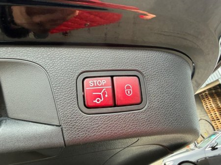 2023 Mercedes-Benz EQC - thumbnail 44