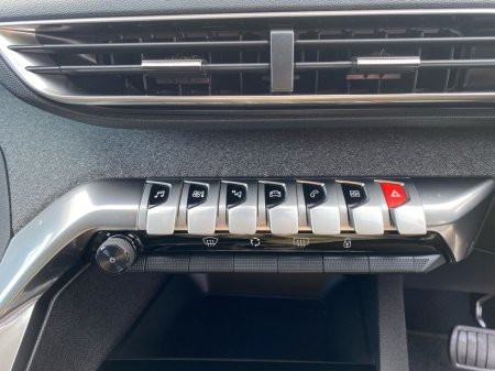 2019 Peugeot 3008 - thumbnail 18