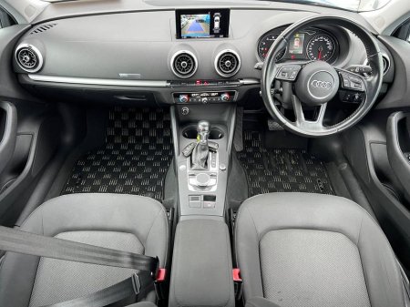 2017 Audi A3 S-LINE PACK 1.4 TFSI // APPLE CARPLAY/ANDROID AUTO // NEW 19" S-LINE ALLOYS // DUAL ZONE CLIMATE CONTROL €18,900 thumbnail
