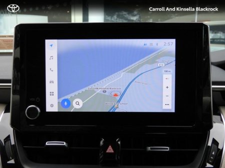 2022 Toyota Corolla Hybrid Luna Sport Saloon €27,950 thumbnail