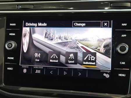 2020 Volkswagen Tiguan 2.0 TDI 150HP R-Line DSG thumbnail