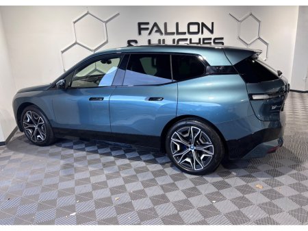 2022 BMW iX - view 3