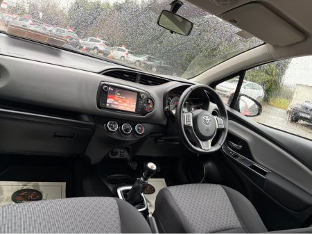 2015 Toyota Yaris SOL 1.33 PETROL 6 SPEED MANUAL 4DR HATCHBACK *ONE OWNER IRISH CAR* *TOP SPEC* *FULL TOYOTA SERVICE HISTORY* *NEW NCT 01/2027* *€200 ROAD TAX* *FINANCE ARRANGED TODAY* €10,450 thumbnail