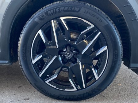 2025 Peugeot 3008 1.2 MHEV 145bhp eDCS6 Allure €42,900