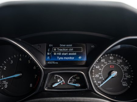 2015 Ford Focus - thumbnail 17