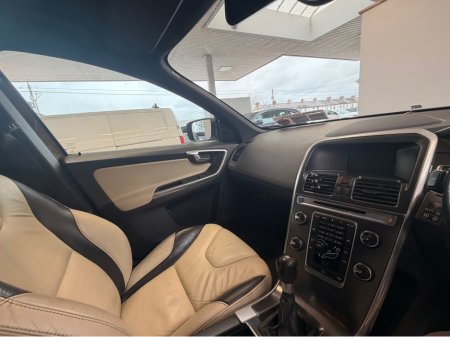 2013 Volvo XC60 - thumbnail 6