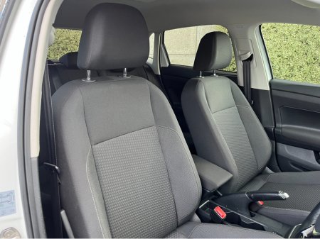 2020 Volkswagen Polo COMFORTLINE AUTOMATIC 1.0 PETROL //ADAPTIVE CRUISE CONTROL//KEYLESS ENTRY//WIRELESS PHONE CHARGING//REVERSE CAMERA// €17,950 thumbnail