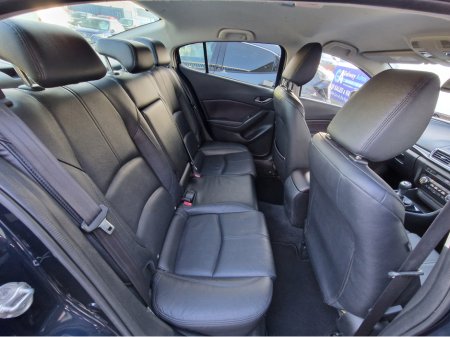 2016 Mazda Mazda3 PETROL-SPORT NAV-LOW MILES-NEW NCT €10,950 thumbnail