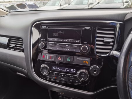 2015 Mitsubishi Outlander - thumbnail 15