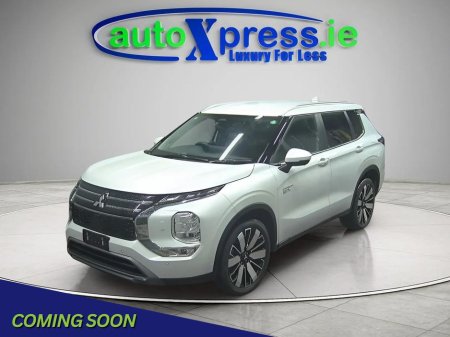 2024 Mitsubishi Outlander 4WD PHEV G, Low mileage, Reversing camera