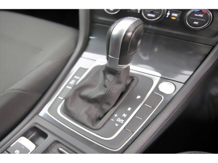 2019 Volkswagen Golf - thumbnail 24