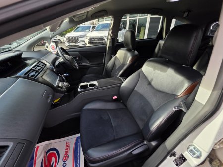 2014 Toyota Prius Alpha - thumbnail 13