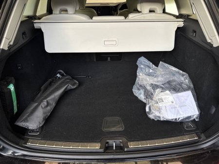 2023 Volvo XC60 - thumbnail 9