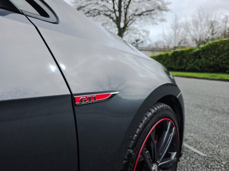 2018 Volkswagen Golf - thumbnail 10