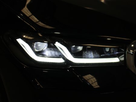 2021 BMW 5 Series - thumbnail 12