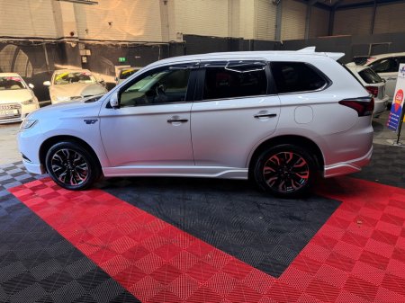 2016 Mitsubishi Outlander - thumbnail 8