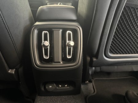2022 Volvo XC40 BEV 231hp Plus €27,950 thumbnail