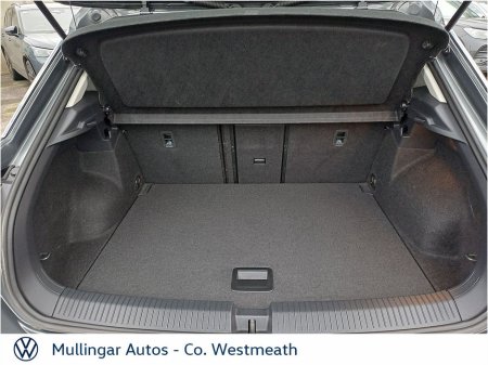 2024 Volkswagen T-Roc T-ROC STYLE 2.0 TDI M6F 116HP €32,950 thumbnail