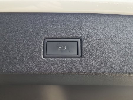 2023 Volkswagen T-Roc 2.0 TDi Sport DSG 150PS €30,950 thumbnail