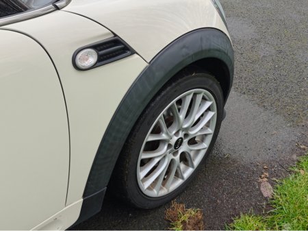 2015 MINI Convertible ZM32 2DR ONE €11,950 thumbnail