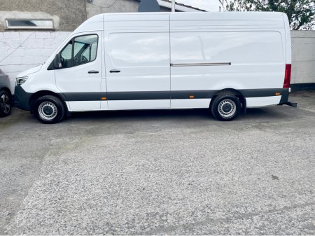 2025 Mercedes-Benz Sprinter - photo 31