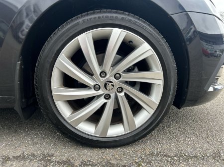 2023 Skoda Octavia - thumbnail 5