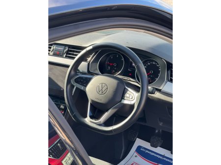 2022 Volkswagen Passat - thumbnail 5