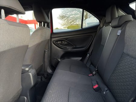 2023 Toyota Yaris Cross CROSS LUNA SPORT €28,888 thumbnail