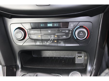 2018 Ford Focus - thumbnail 19