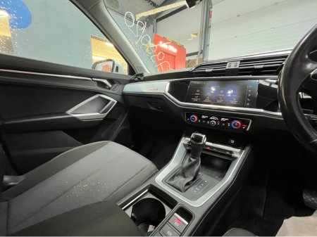 2020 Audi Q3 €30950! 2020 AUDI Q3 35TDI QUATTRO ADVANCED 2.0 AUTOMATIC / CRUISE CONTROL / 360° PARKING CAMERA / ELECTRIC HEATED SEATS / PADDLE SHIFTERS / APPLE CARPLAY €30,950 thumbnail