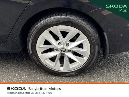 2023 Skoda Octavia Ambition 2.0TDI 115HP thumbnail