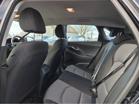 2018 Hyundai i30 I 30 DELUXE 5DR €14,950 thumbnail