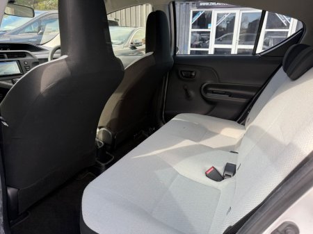 2019 Toyota Aqua - thumbnail 15