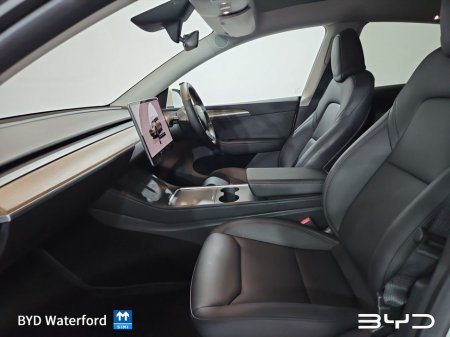 2024 Tesla Model Y - thumbnail 4