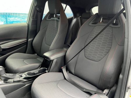 2018 Toyota Corolla - thumbnail 6