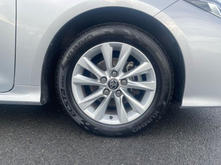 2023 Toyota Corolla 1.8 Hybrid Luna Saloon €22,475 thumbnail