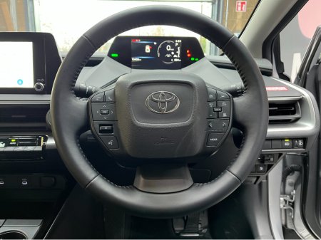 2025 Toyota Prius - thumbnail 8