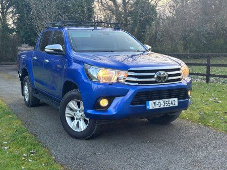 2017 Toyota Hilux - thumbnail 1