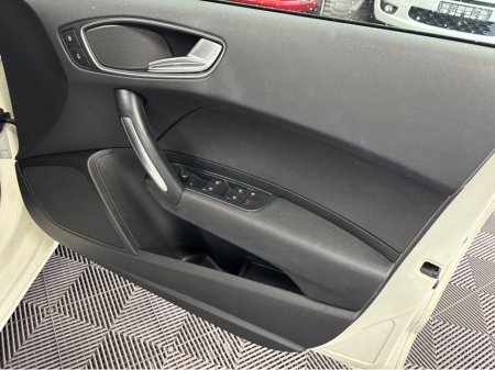 2012 Audi A1 - thumbnail 6