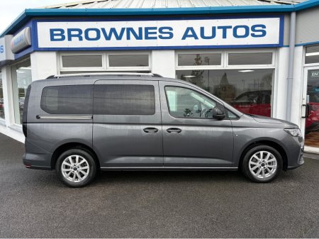 2023 Ford Tourneo Connect TITANIUM ECOBLUE €36,999 thumbnail
