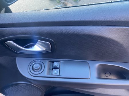 2016 Renault Clio IV DYNAMIQUE NAV 1.2 PETR 4DR €8,950 thumbnail