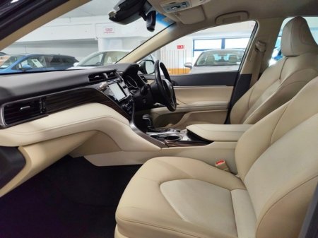 2019 Toyota Camry - thumbnail 6