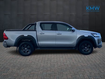 2025 Toyota Hilux 2.8 SR5 MANUAL..Roller shutter..No VAT €54,950 thumbnail