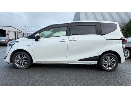 2019 Toyota Sienta  €15,950 thumbnail
