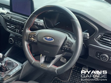 2021 Ford Focus - thumbnail 11