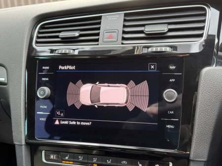 2017 Volkswagen Golf - thumbnail 15