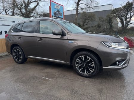 2016 Mitsubishi Outlander - thumbnail 10